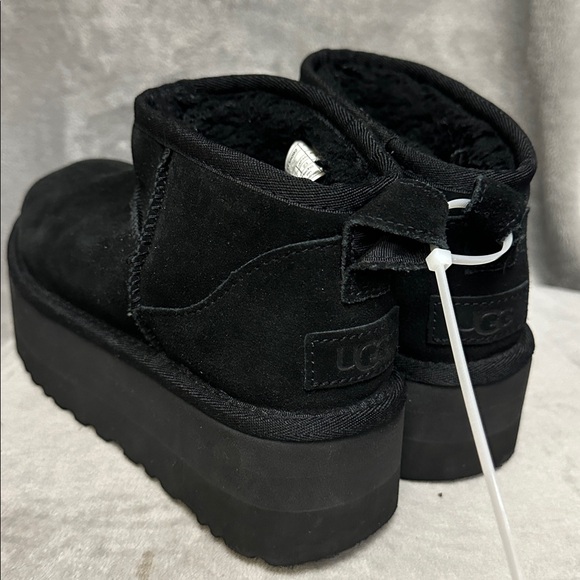 UGG Classic Ultra Mini Platform Boots Size 6 - Picture 4 of 8